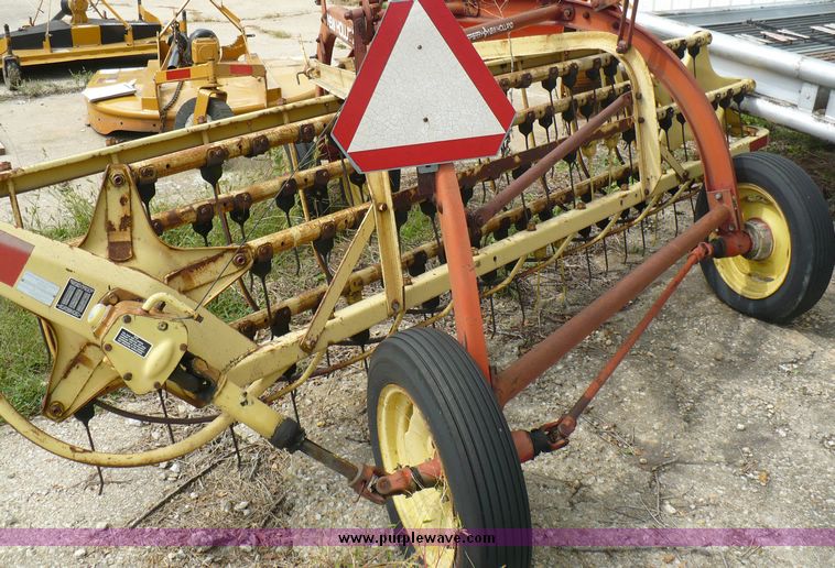 image for item 3735 New Holland 258 Basket rake