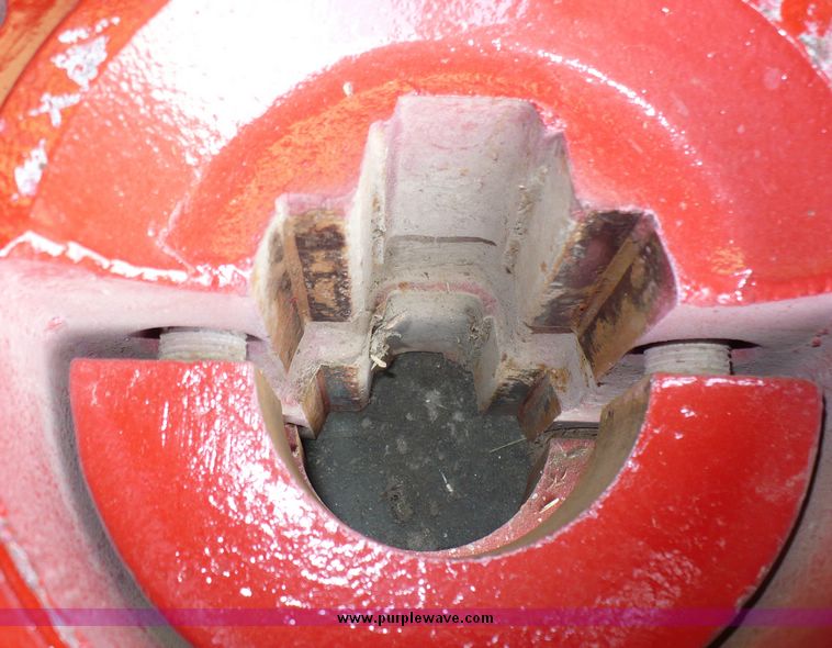 image for item 3741 Dual hubs for International tractor