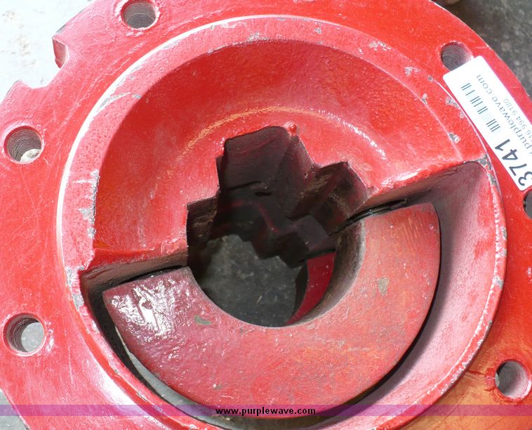 image for item 3741 Dual hubs for International tractor