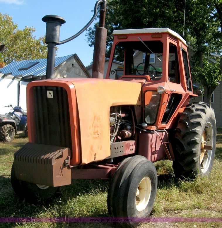 image for item 6390 1974 Allis Chalmers 7040 tractor