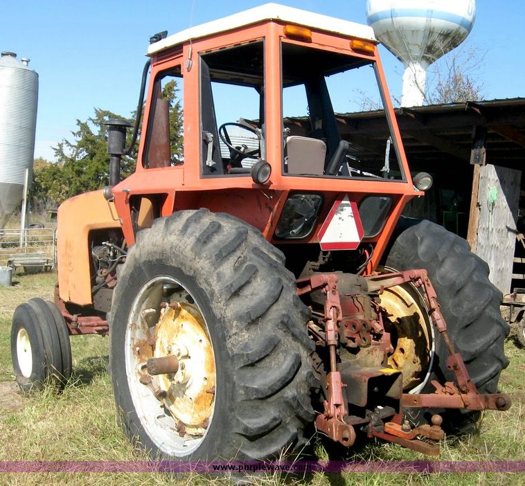 image for item 6390 1974 Allis Chalmers 7040 tractor