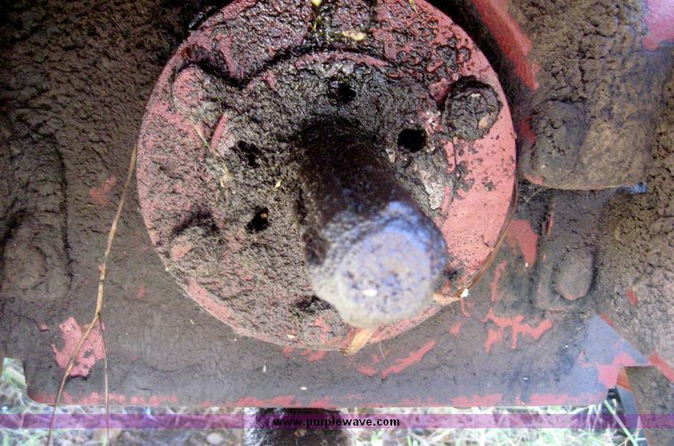 image for item 6390 1974 Allis Chalmers 7040 tractor