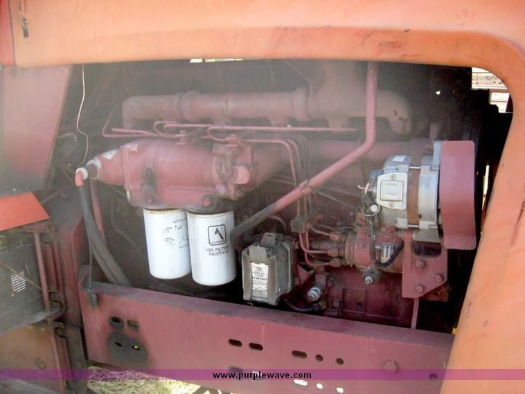 image for item 6390 1974 Allis Chalmers 7040 tractor