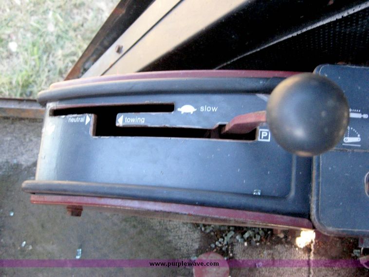 image for item 6390 1974 Allis Chalmers 7040 tractor