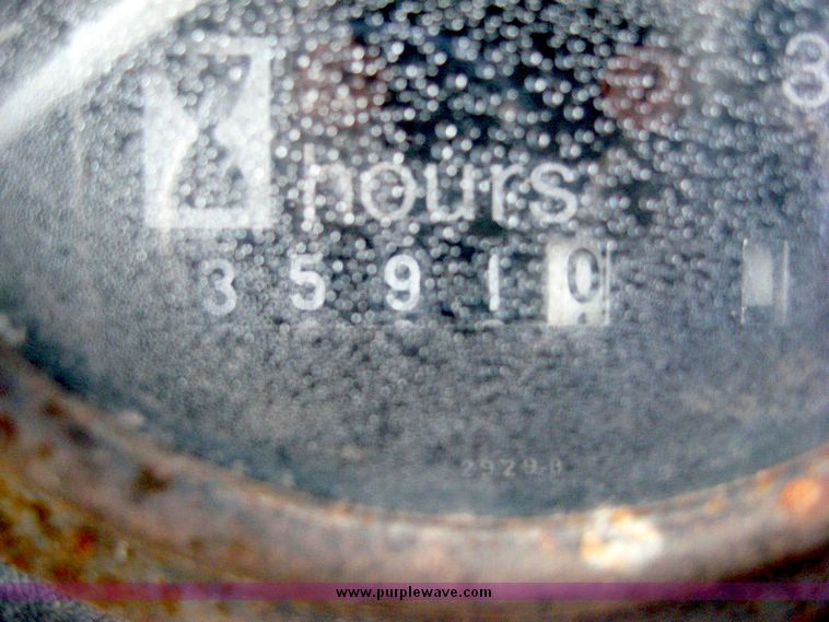 image for item 6390 1974 Allis Chalmers 7040 tractor