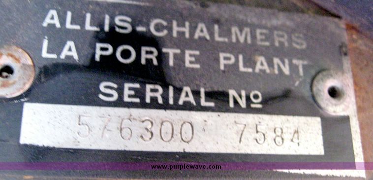 image for item 6390 1974 Allis Chalmers 7040 tractor