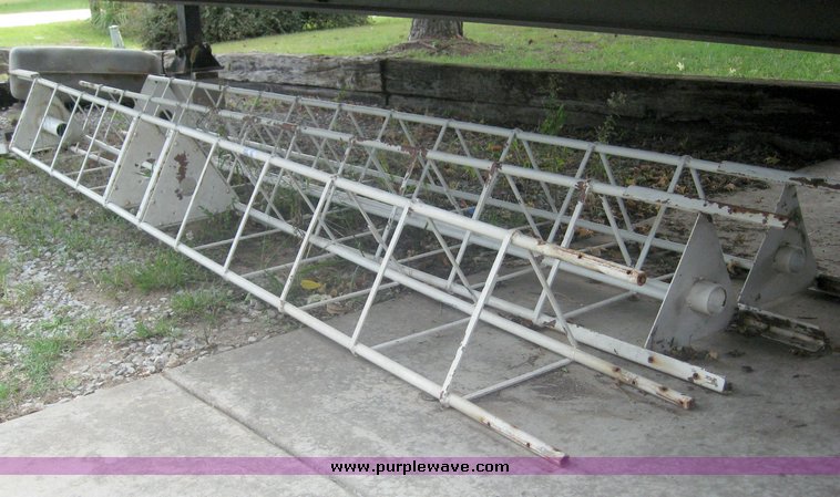 image for item 8065 Radio tower