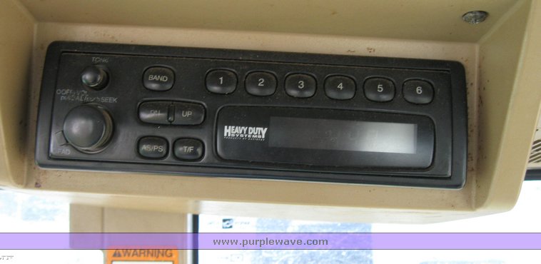 image for item 8928 1998 John Deere 7610 MFWD tractor