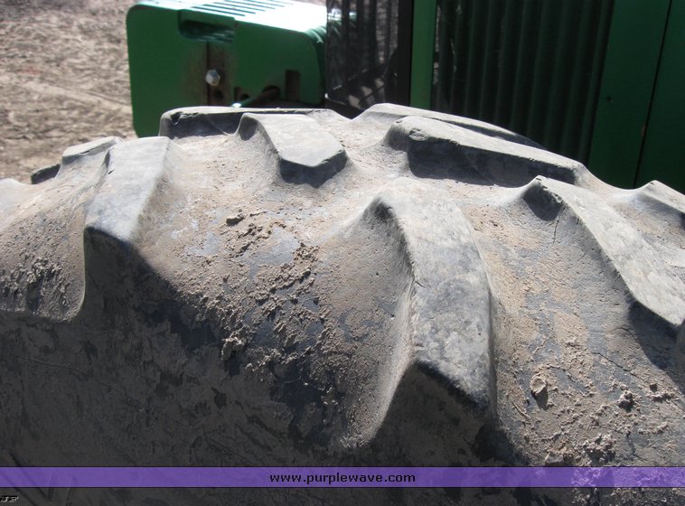 image for item 8928 1998 John Deere 7610 MFWD tractor