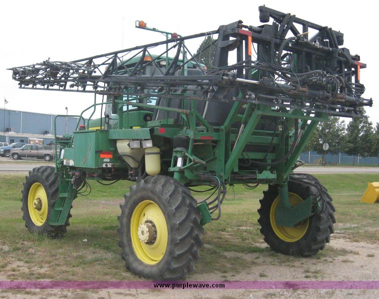 image for item 8974 1998 John Deere 4700 self propelled sprayer