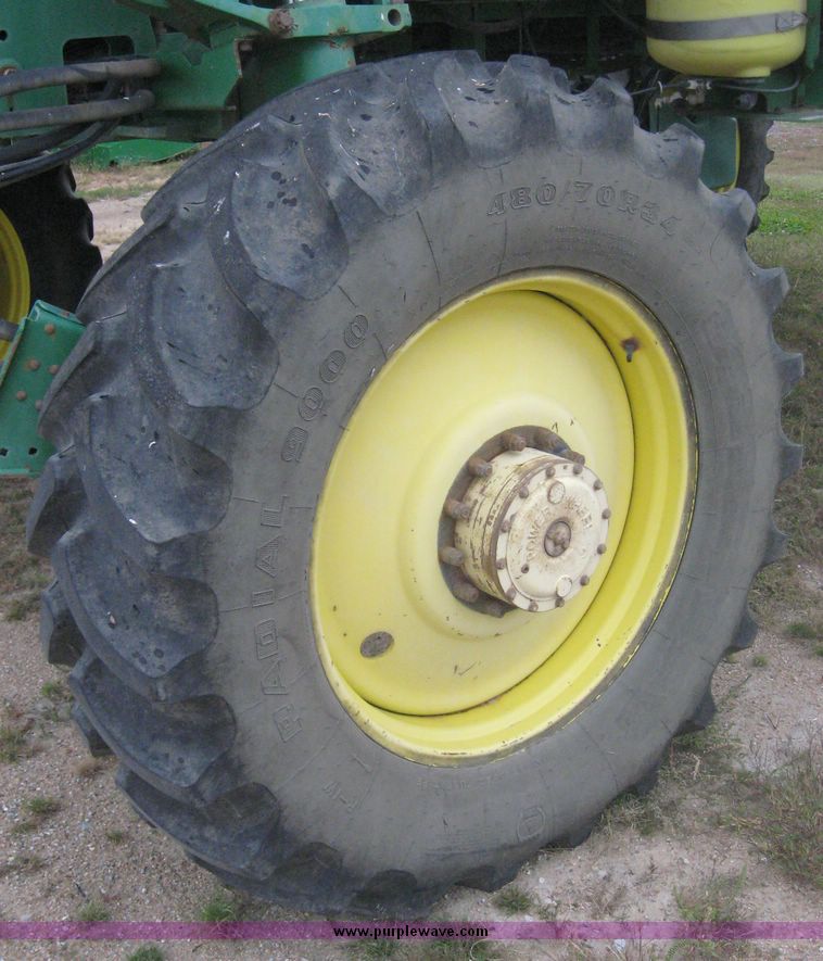 image for item 8974 1998 John Deere 4700 self propelled sprayer