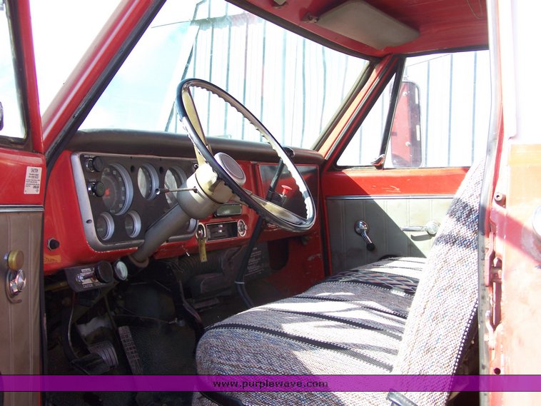 image for item 9000 1968 Chevrolet C-60 truck tandem axle truck