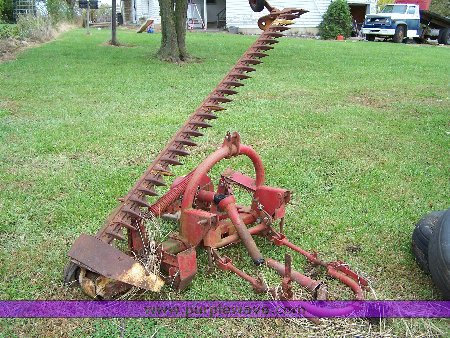 image for item 9506 New Holland 450 7' sickle mower