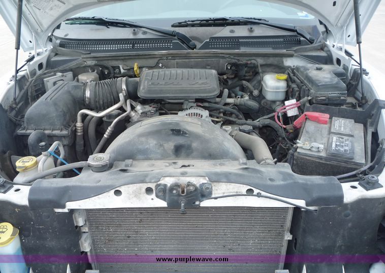 image for item 2064 2005 Dodge Dakota Quad Cab SLT pickup truck