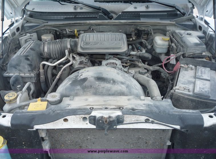 image for item 2065 2005 Dodge Dakota Quad Cab SLT pickup truck