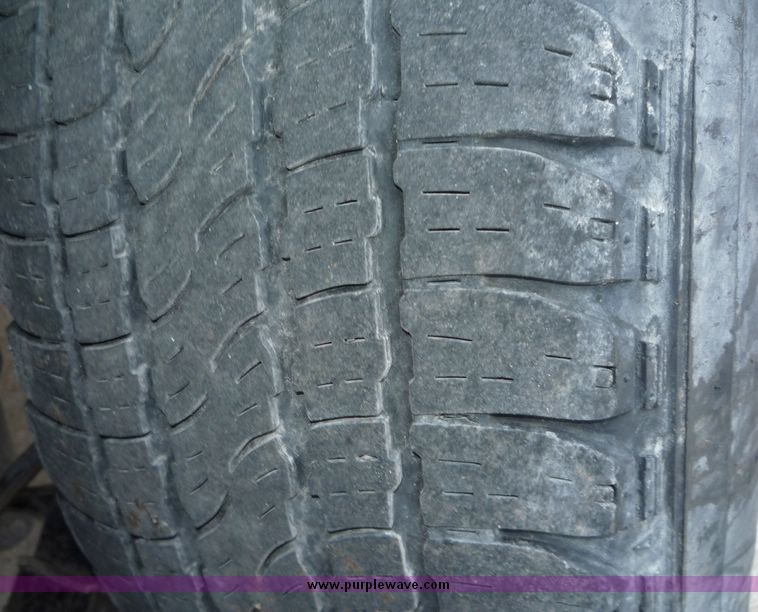 image for item 2065 2005 Dodge Dakota Quad Cab SLT pickup truck