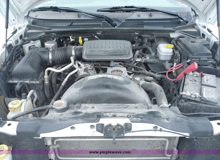 image for item 2066 2006 Dodge Dakota Quad Cab SLT pickup truck