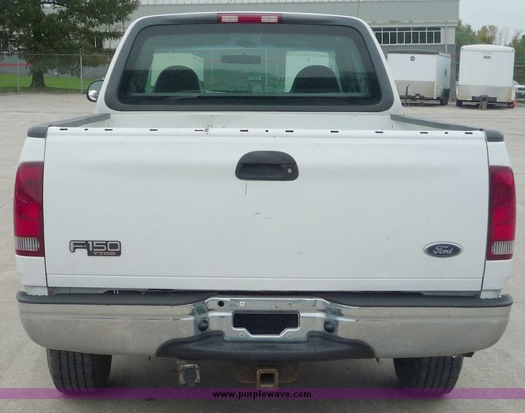 image for item 2067 2000 Ford F150 pickup truck