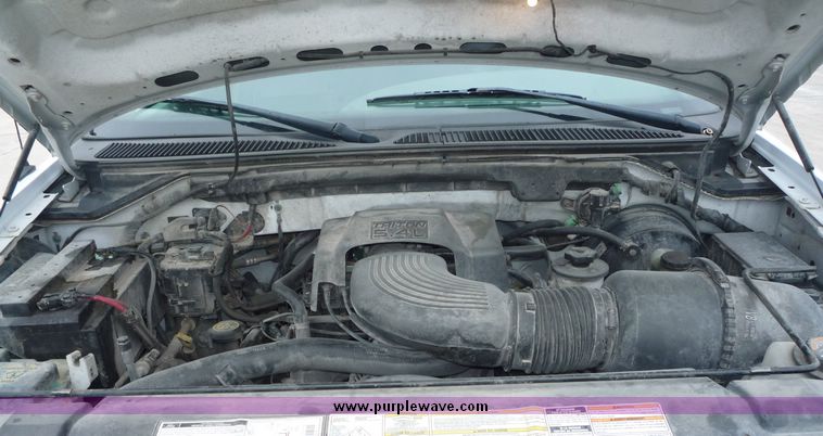 image for item 2067 2000 Ford F150 pickup truck