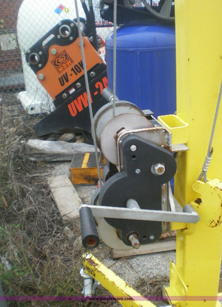 image for item 2069 2007 Sumner R180 roustabout