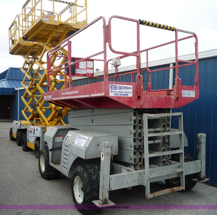 image for item 2217 1999 Mec 4191RT scissor lift