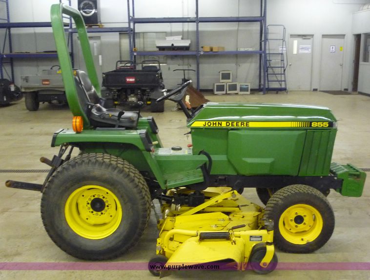 image for item 2232 1995 John Deere 855 utility tractor
