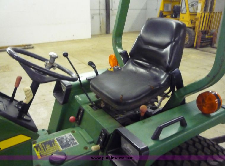 image for item 2232 1995 John Deere 855 utility tractor
