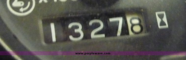 image for item 2232 1995 John Deere 855 utility tractor