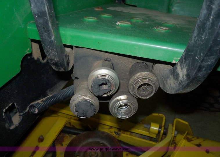 image for item 2232 1995 John Deere 855 utility tractor