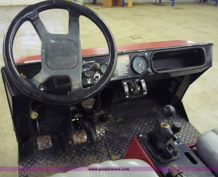 image for item 2233 Toro Workman 3200 utility vehicle