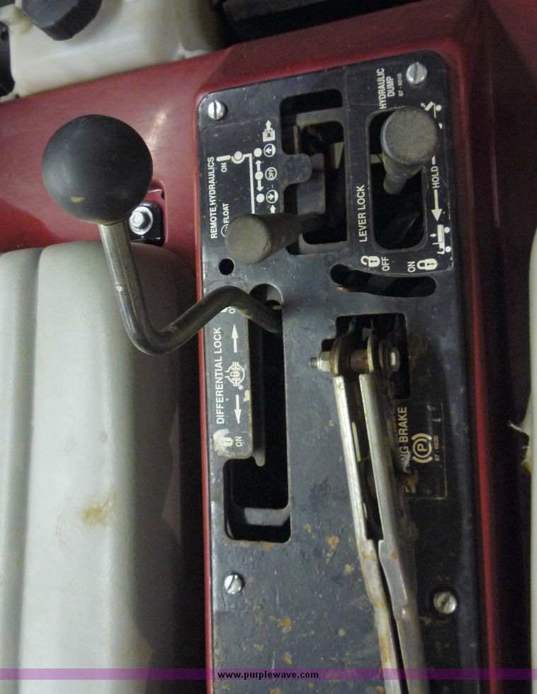 image for item 2233 Toro Workman 3200 utility vehicle