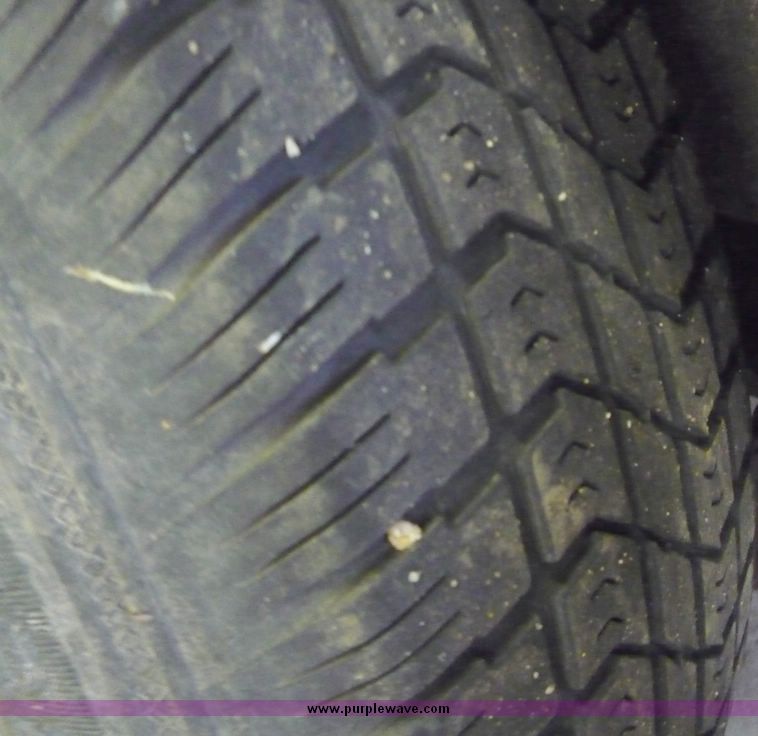 image for item 2237 2007 Heartland utility trailer