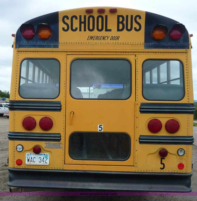 image for item 3599 1989 Chevrolet S6000 B6P042 32 passenger school bus