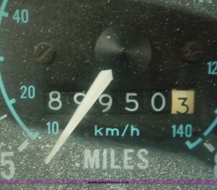 image for item 3599 1989 Chevrolet S6000 B6P042 32 passenger school bus