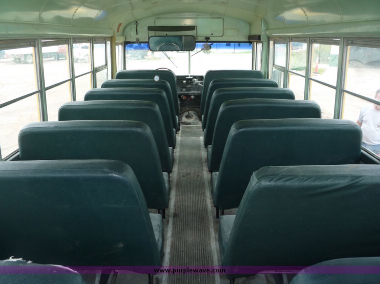 image for item 3599 1989 Chevrolet S6000 B6P042 32 passenger school bus