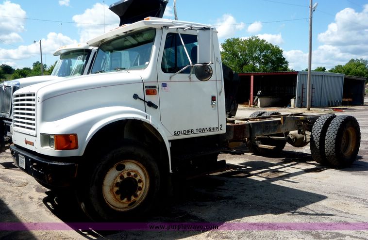 image for item 4020 1990 International 4700