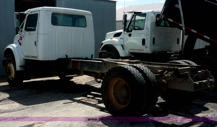 image for item 4020 1990 International 4700