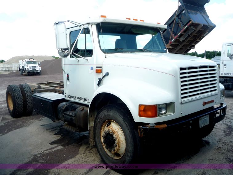 image for item 4020 1990 International 4700