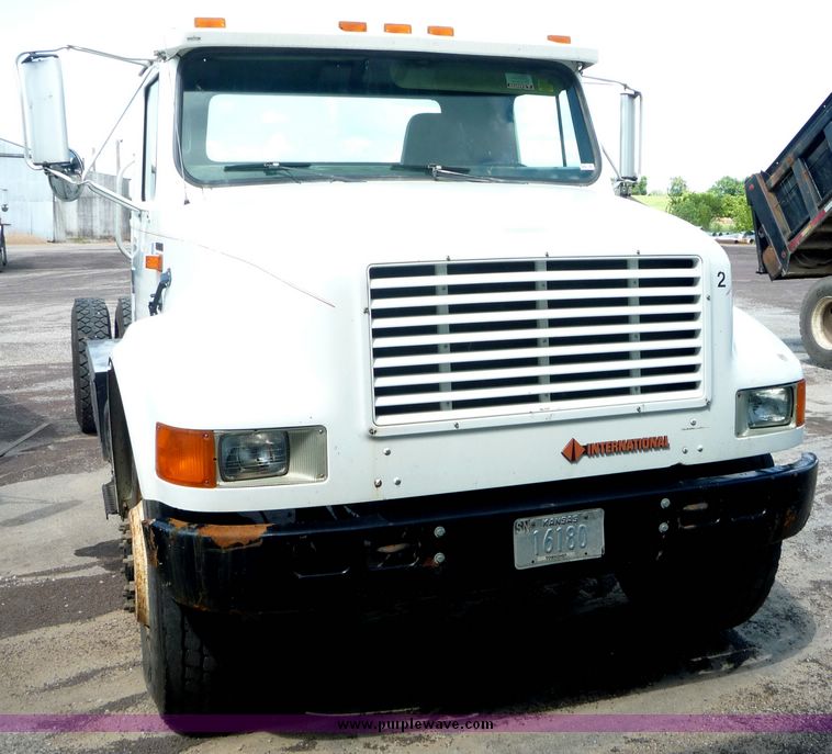 image for item 4020 1990 International 4700