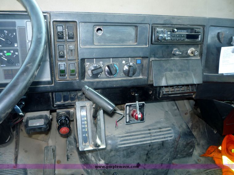 image for item 4020 1990 International 4700