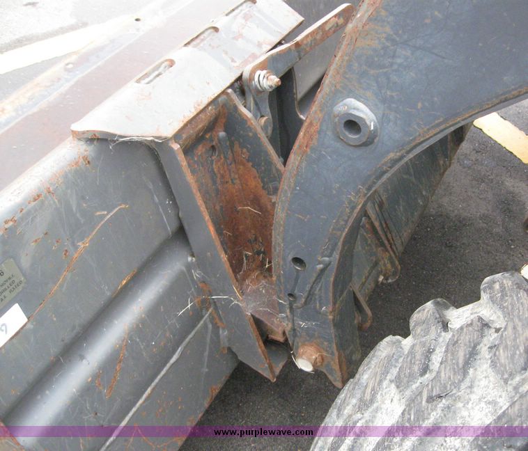 image for item 5230 Bobcat 773 skid steer