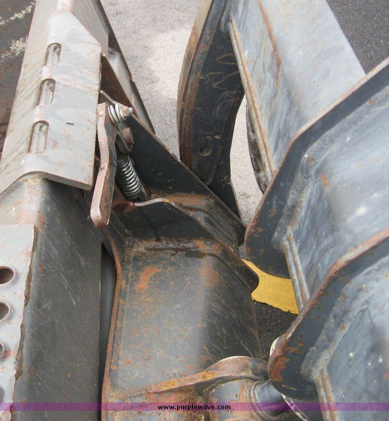 image for item 5230 Bobcat 773 skid steer