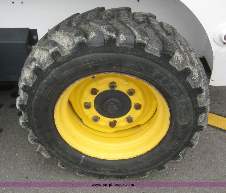 image for item 5230 Bobcat 773 skid steer