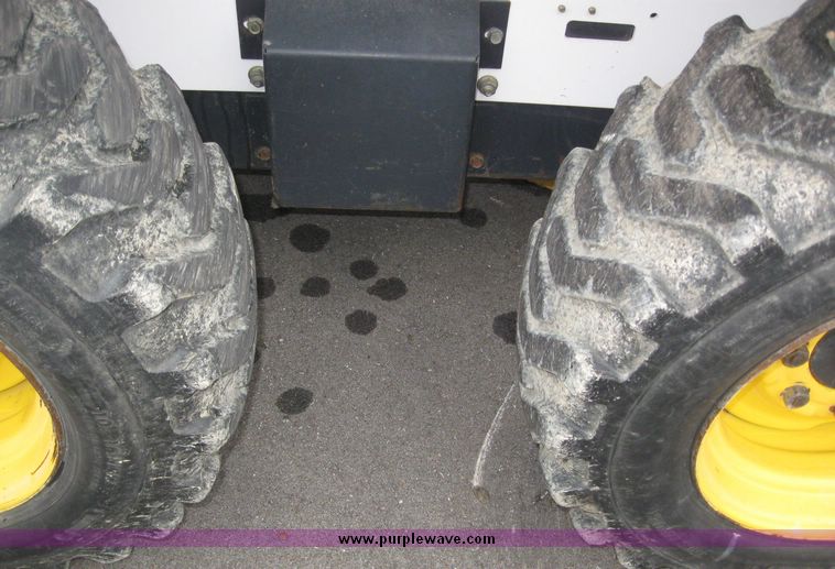 image for item 5230 Bobcat 773 skid steer