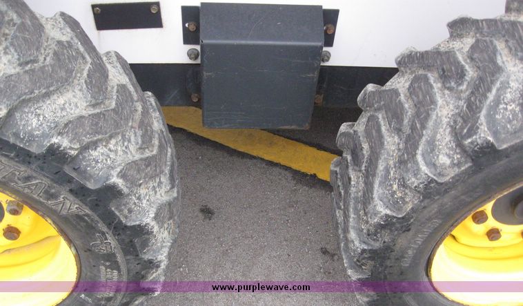 image for item 5230 Bobcat 773 skid steer