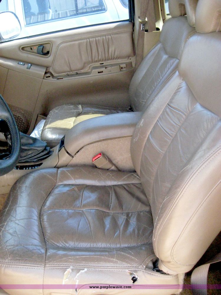 image for item 6689 1997 GMC Jimmy