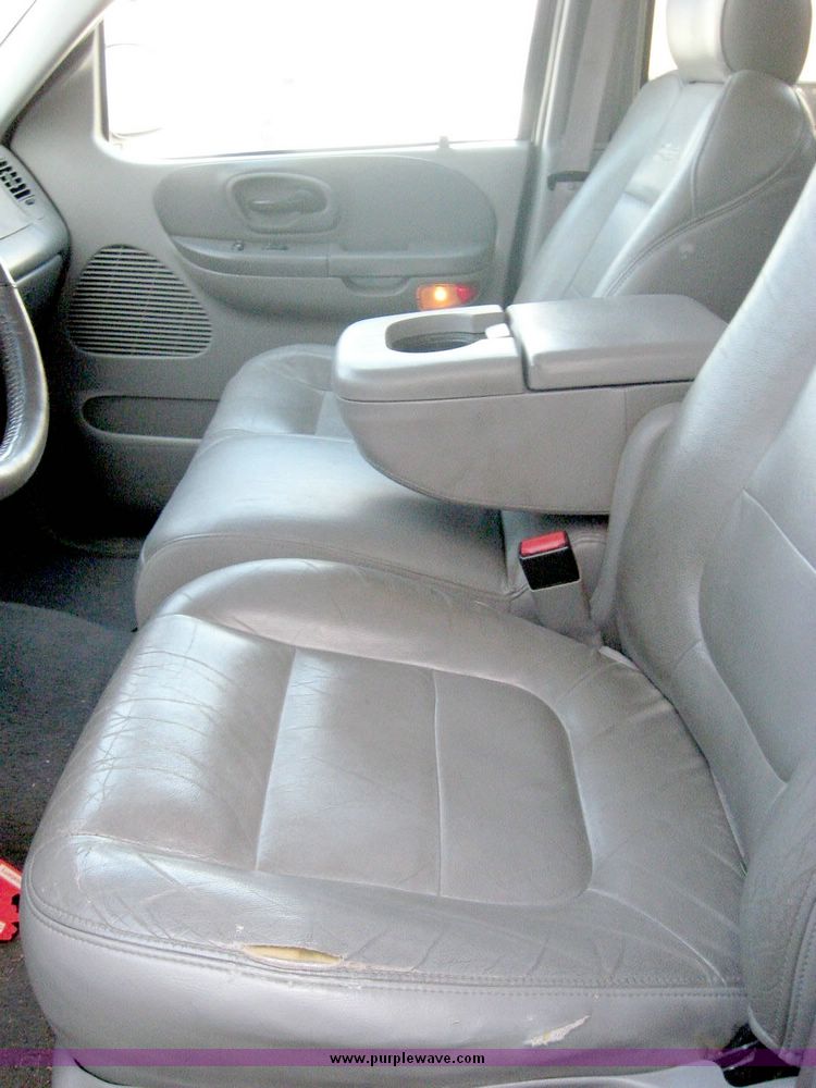 image for item 6691 2003 Ford F150 pickup truck