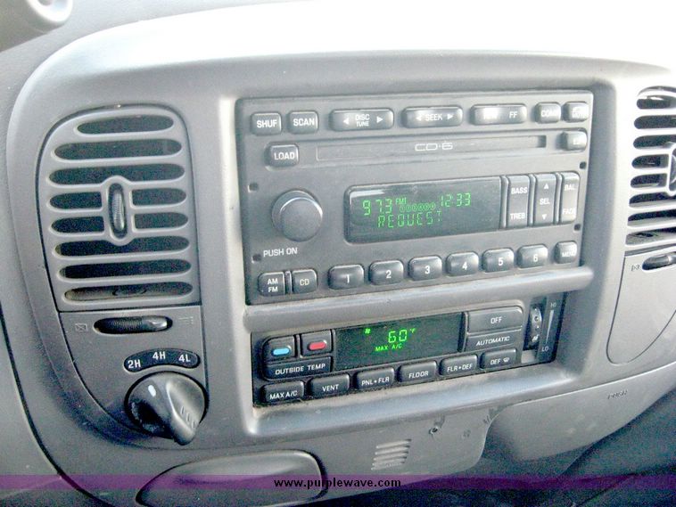 image for item 6691 2003 Ford F150 pickup truck