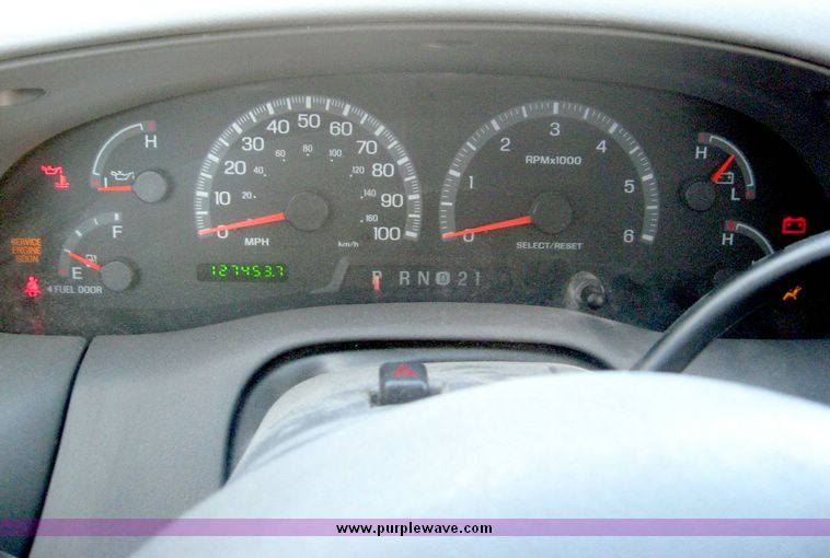 image for item 6691 2003 Ford F150 pickup truck