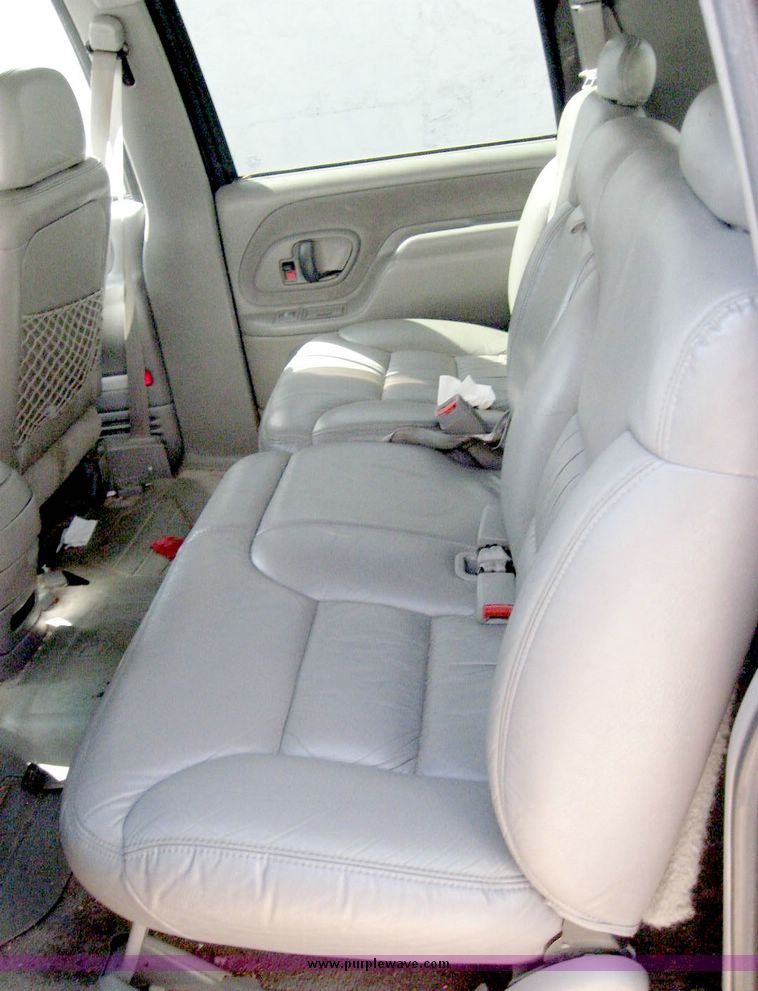 image for item 6695 1996 Chevrolet C1500 suburban